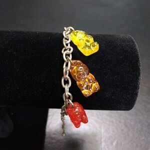 Silver tone gummy bear charm bracelet 7-10"